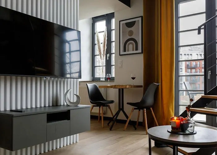 Close-golden - Stylish Loft - Great Location &jana Pawla33 Daire *