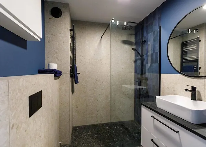 Close-golden - Stylish Loft - Great Location &jana Pawla33 Apartment